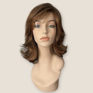 Wig Synthetic Fashion Wig. Never Worn. Sz: Avg.